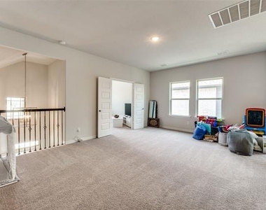 333 Foxthorne Way - Photo Thumbnail 20