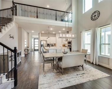 333 Foxthorne Way - Photo Thumbnail 3