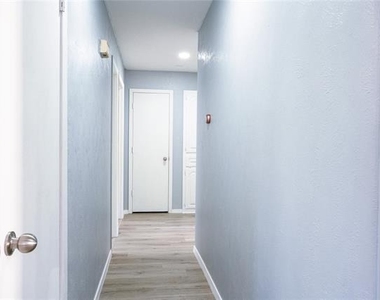 1506 Trowbridge Street - Photo Thumbnail 8