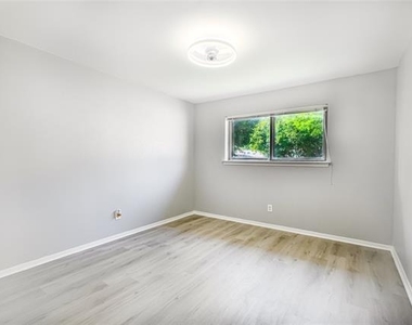 1506 Trowbridge Street - Photo Thumbnail 10
