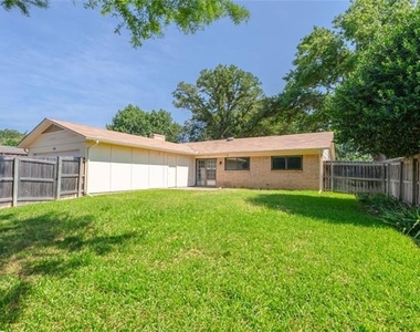 1506 Trowbridge Street - Photo Thumbnail 15
