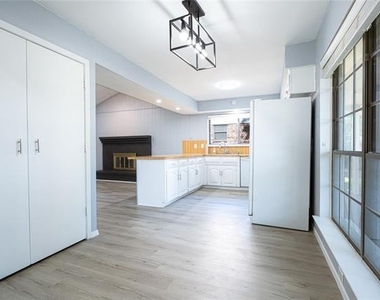 1506 Trowbridge Street - Photo Thumbnail 3