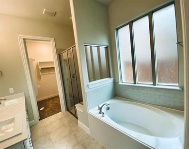 7813 Heritage Palms Trail - Photo Thumbnail 6