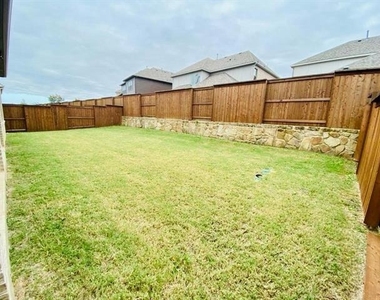 7813 Heritage Palms Trail - Photo Thumbnail 9
