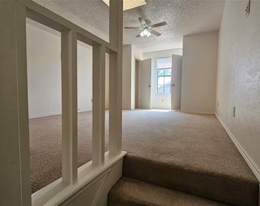 550 E Windsor Avenue - Photo Thumbnail 34