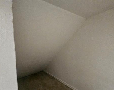 550 E Windsor Avenue - Photo Thumbnail 8