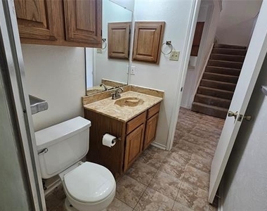 550 E Windsor Avenue - Photo Thumbnail 16