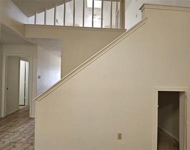 550 E Windsor Avenue - Photo Thumbnail 6