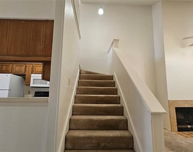 550 E Windsor Avenue - Photo Thumbnail 33