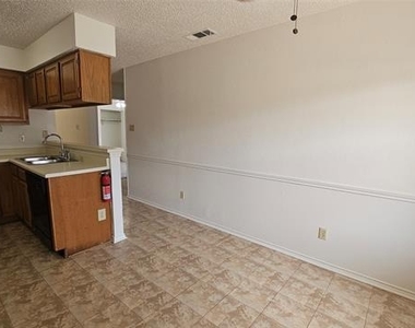 550 E Windsor Avenue - Photo Thumbnail 25
