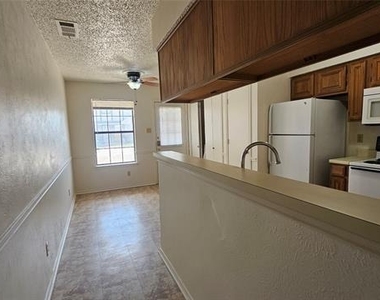 550 E Windsor Avenue - Photo Thumbnail 24