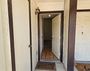 550 E Windsor Avenue - Photo Thumbnail 3