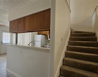 550 E Windsor Avenue - Photo Thumbnail 23