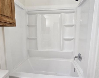 550 E Windsor Avenue - Photo Thumbnail 22
