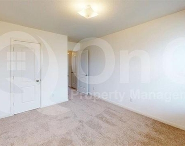1623 White Mountain Way - Photo Thumbnail 4