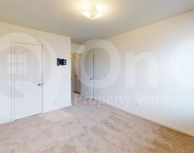 1623 White Mountain Way - Photo Thumbnail 10
