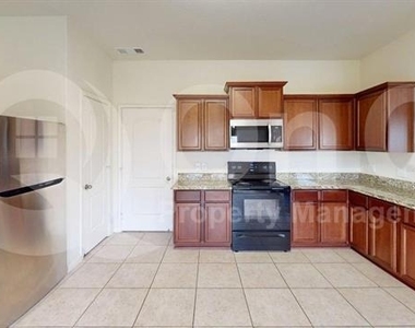 1623 White Mountain Way - Photo Thumbnail 1