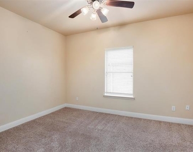 1087 Sahallee Drive - Photo Thumbnail 29