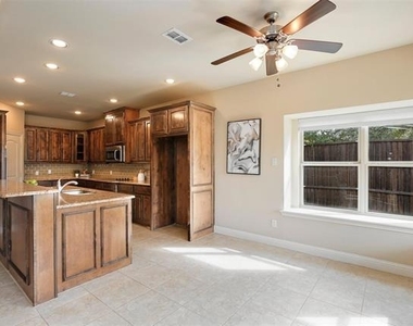 1087 Sahallee Drive - Photo Thumbnail 10