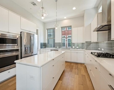 1309 Arch Place - Photo Thumbnail 4