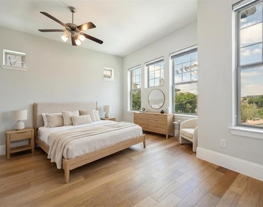 1309 Arch Place - Photo Thumbnail 5