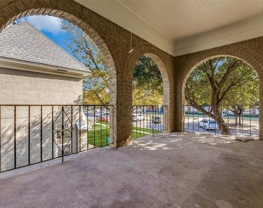 6117 Reiger Avenue - Photo Thumbnail 11
