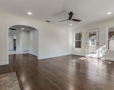 6117 Reiger Avenue - Photo Thumbnail 3