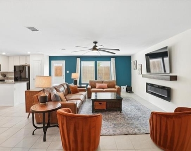 2926 Lorena Jordan Road - Photo Thumbnail 3