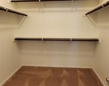 929 Lake Woodland Drive - Photo Thumbnail 16