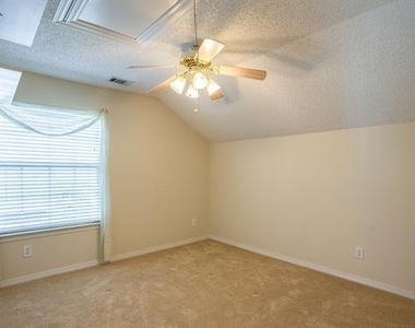 1304 Pagewynne Drive - Photo Thumbnail 20