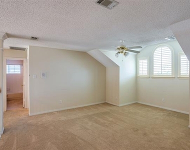 1304 Pagewynne Drive - Photo Thumbnail 15