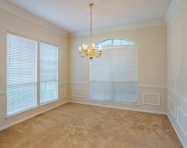 1304 Pagewynne Drive - Photo Thumbnail 4