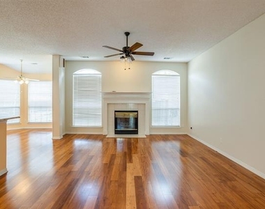 1304 Pagewynne Drive - Photo Thumbnail 5