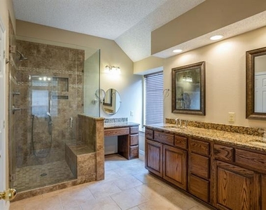 1304 Pagewynne Drive - Photo Thumbnail 14