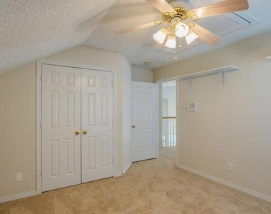 1304 Pagewynne Drive - Photo Thumbnail 21