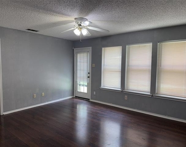 768 Pierre Lane - Photo Thumbnail 12