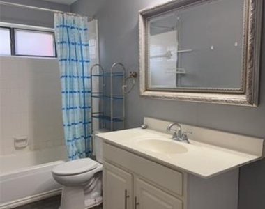 768 Pierre Lane - Photo Thumbnail 15