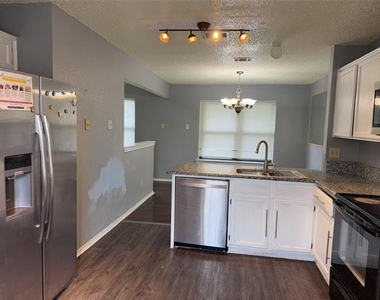 768 Pierre Lane - Photo Thumbnail 2