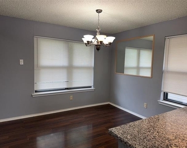 768 Pierre Lane - Photo Thumbnail 3