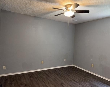 768 Pierre Lane - Photo Thumbnail 13