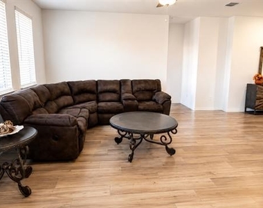 5119 Penrose Drive - Photo Thumbnail 5