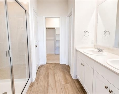 5119 Penrose Drive - Photo Thumbnail 10