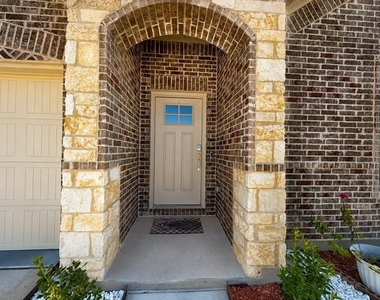 5119 Penrose Drive - Photo Thumbnail 2
