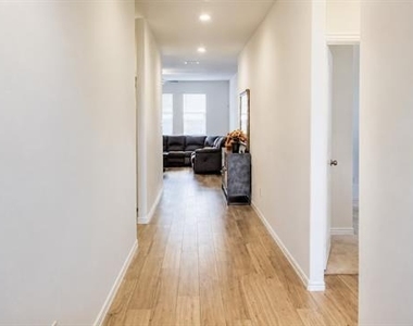 5119 Penrose Drive - Photo Thumbnail 3