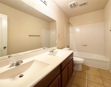 9100 Spurs Trail - Photo Thumbnail 25