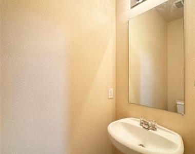 9100 Spurs Trail - Photo Thumbnail 26