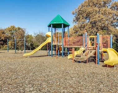 9100 Spurs Trail - Photo Thumbnail 30