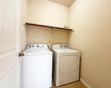 9100 Spurs Trail - Photo Thumbnail 27