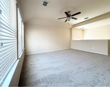 9100 Spurs Trail - Photo Thumbnail 21