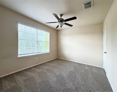 9100 Spurs Trail - Photo Thumbnail 22